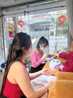 Đào tạo học viên làm móng tại helen nails beauty